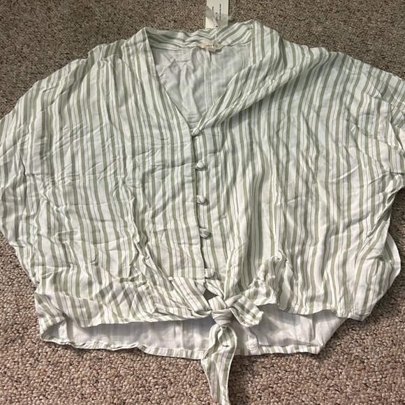 Brand New Sim & Sam Tied Chop Top - Picture 2 of 3